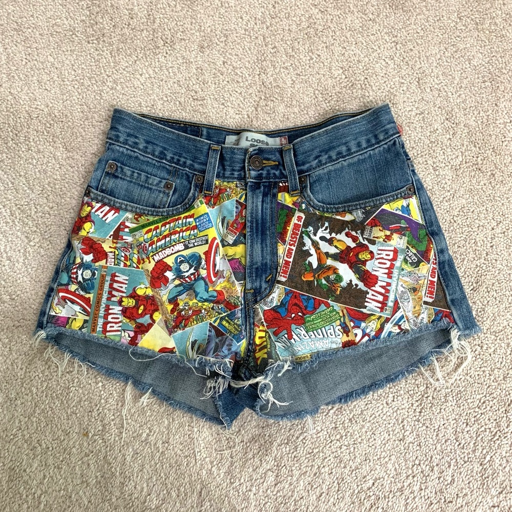 Levi's Marvel Shorts Women’s 27 Denim Cutoff Jean Fray High Rise Loose Straight